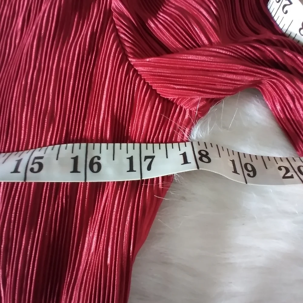 Connected red layered dress - Picture 4 of 9